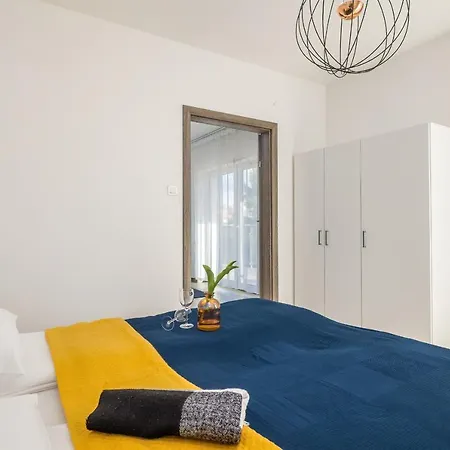 Five Seas With Parking & Swimming Pool By Renters *