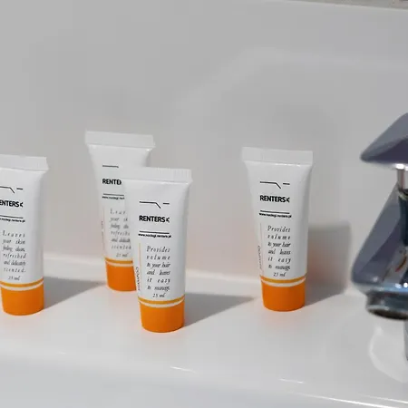 Five Seas With Parking & Swimming Pool By Renters 아파트 *