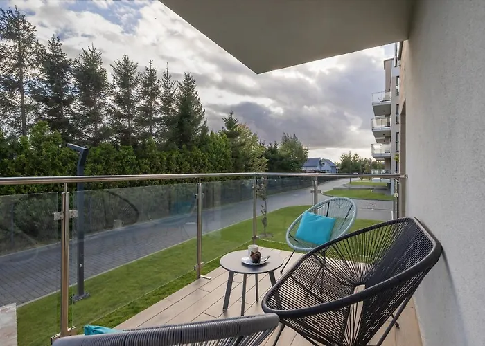 Five Seas With Parking & Swimming Pool By Renters Lägenhet Sianozety